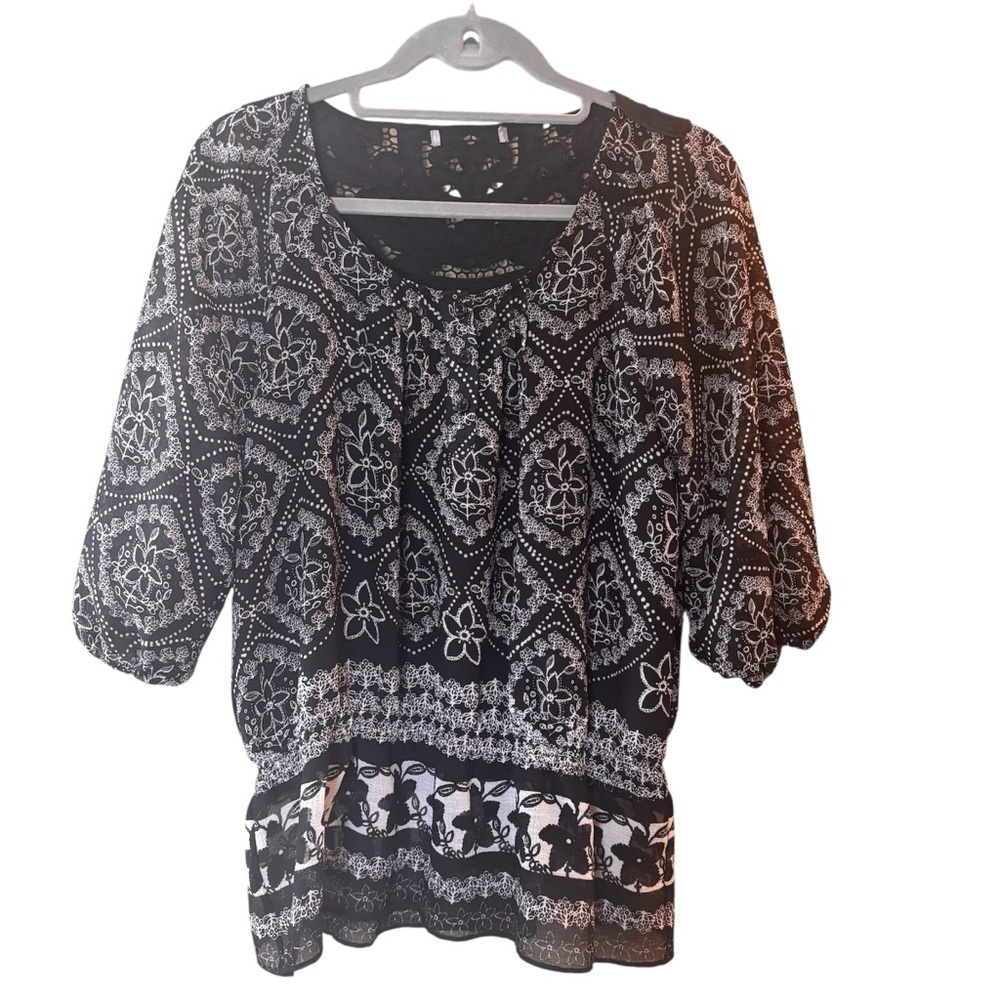 Boho Black and White Women's Blouse Size Medium
